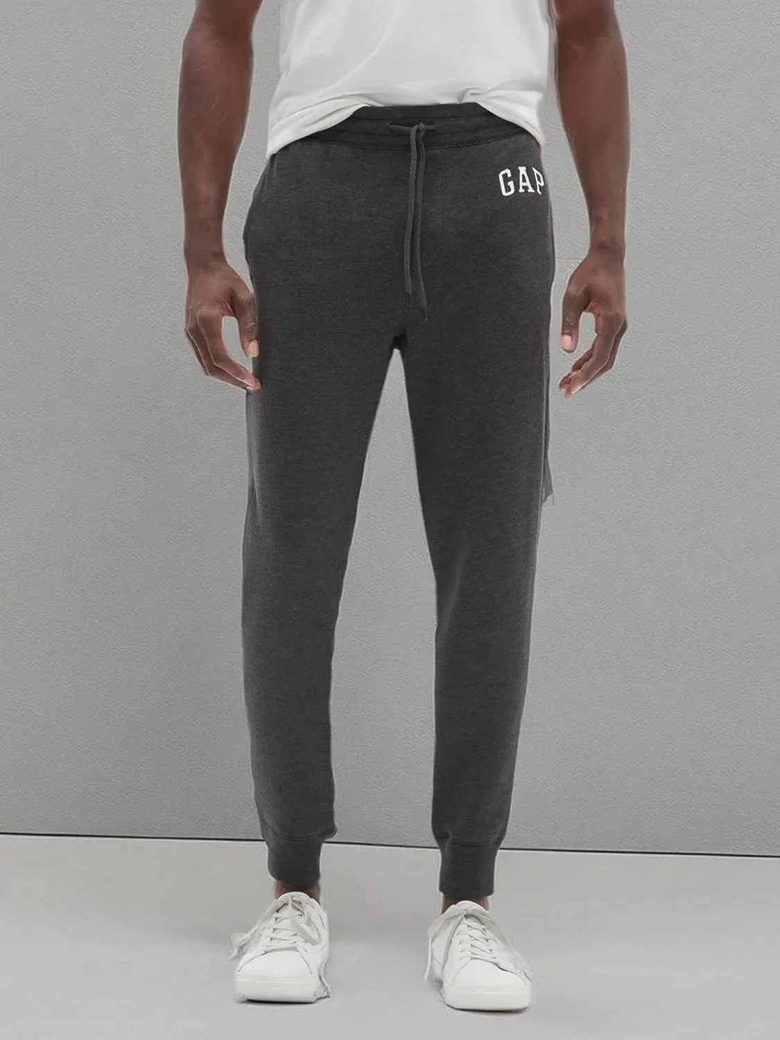 GAP Men's Logo Fleece Joggers