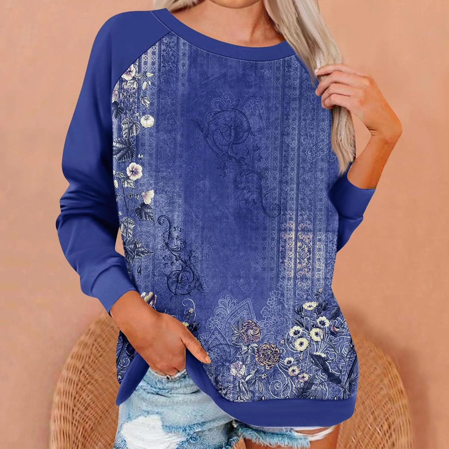 Tunic Sweatshirts for Women Long Sleeve Floral Print Loose Fit Shirts Crewneck Graphic Trendy Sweater Clothing