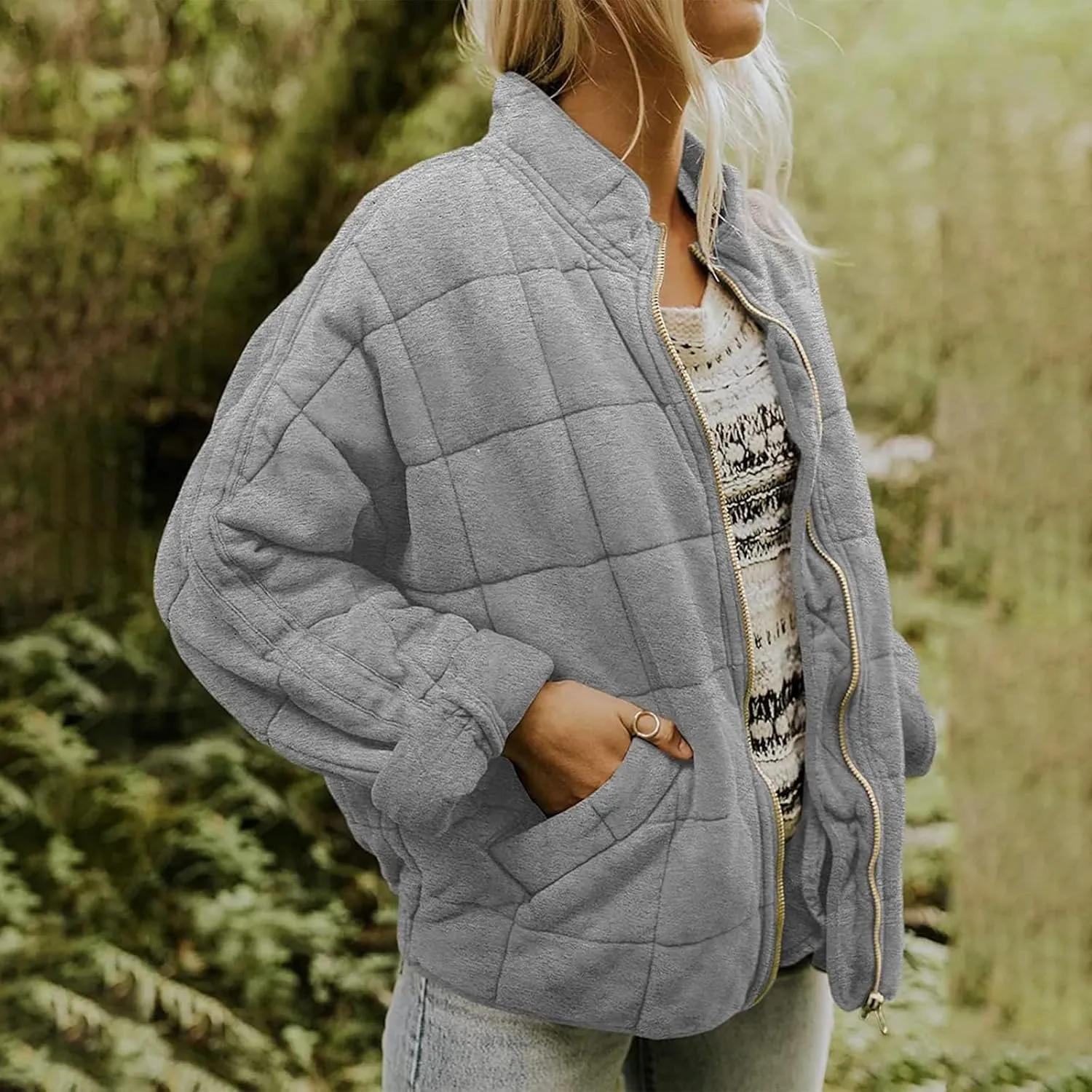 Women's Solid Color Stand Jacket Loose Fit Sherpa Lined Fleece Quilted Jacket Windproof Winter Tweed Coat with Pocket